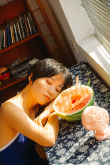 又圆又大丰满美乳